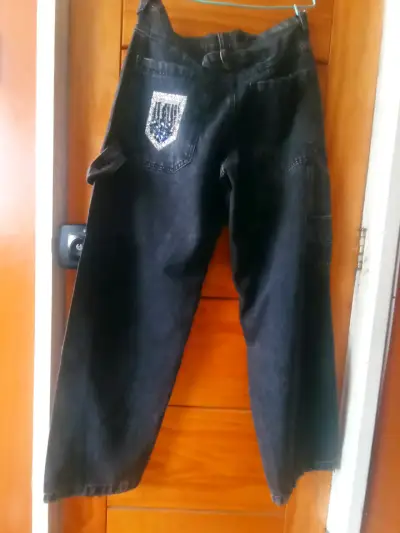 Pantalones de mezclilla negros con parches decorativos - miniatura 3