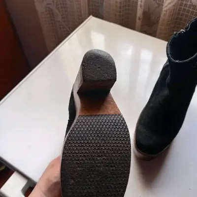 Botines de tacón alto negros de gamuza - miniatura 3