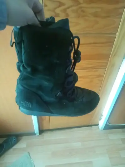 Botas de montaña negras para mujer en buen estado - miniatura 2