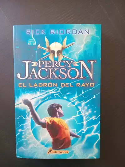 Libro Percy Jackson: El Ladrón del Rayo de Rick Riordan - miniatura 1