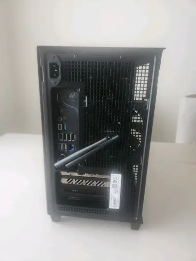 PC Gamer RYZEN 9600X - 9070 XT - 32GB RAM - miniatura 5