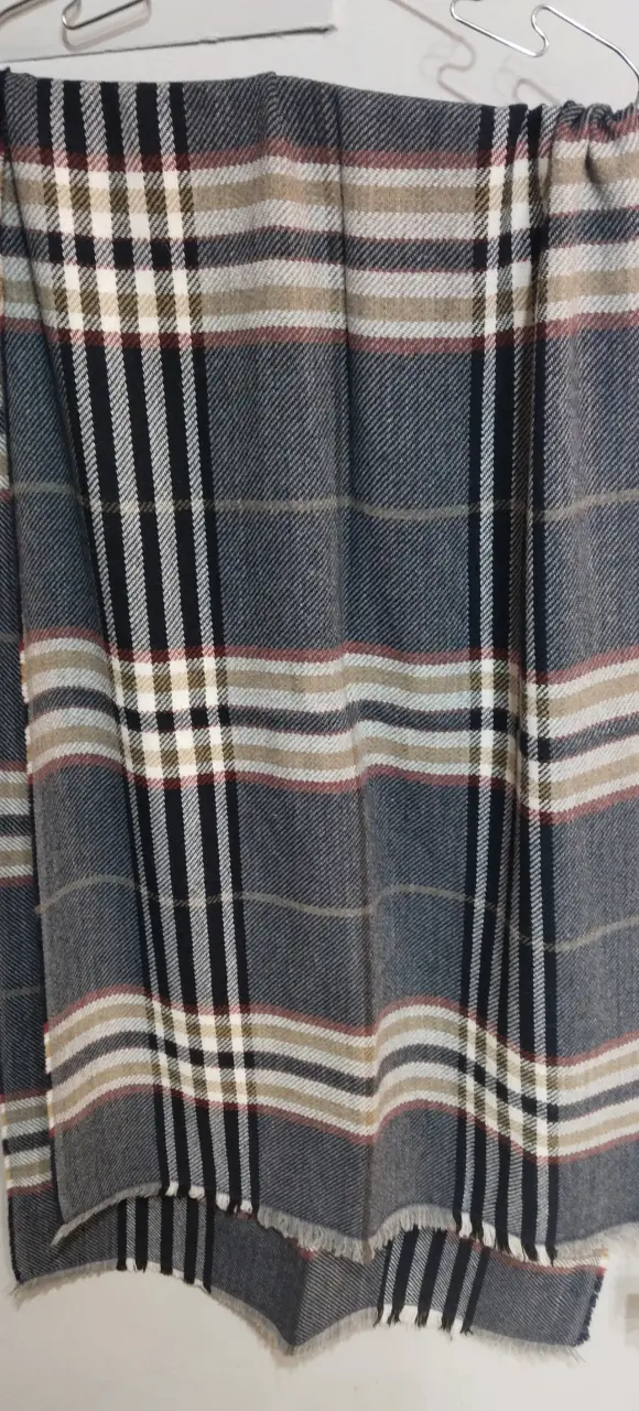 Bufanda de cuadros azul y beige marca previgie - 2