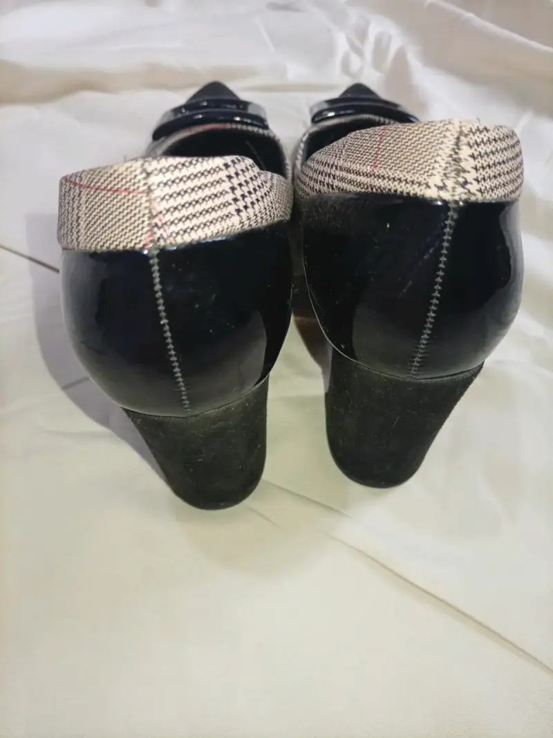 Zapatos de tacón con hebilla y diseño a cuadros - 4