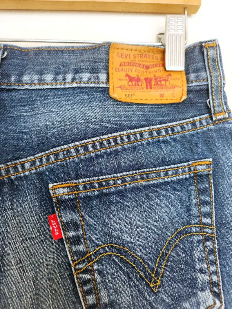 Shorts de mezclilla azul desgastados para mujer - 3