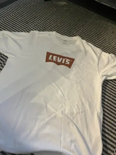 Polera blanca Levi's con logo clásico - miniatura 1