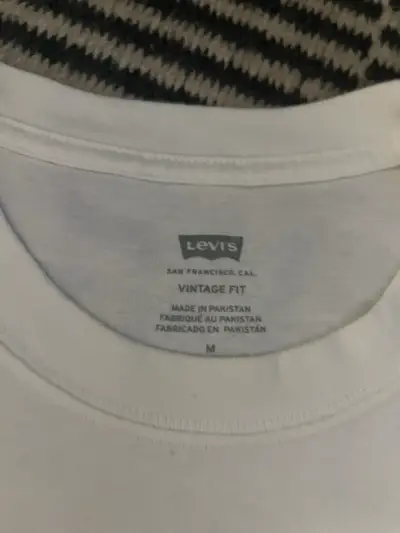 Polera blanca Levi's con logo clásico - miniatura 3