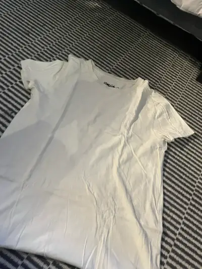 Polera blanca Mossimo - miniatura 1