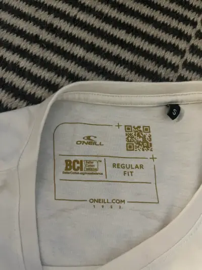 Polera blanca O'Neill con logo - miniatura 3