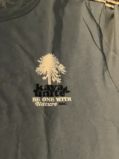Polera azul Kaya con estampado de árbol - miniatura 2