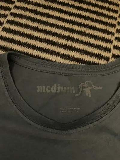 Polera azul Kaya con estampado de árbol - miniatura 3