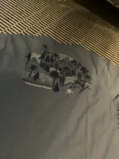 Polera azul Kaya con estampado de árbol - miniatura 4