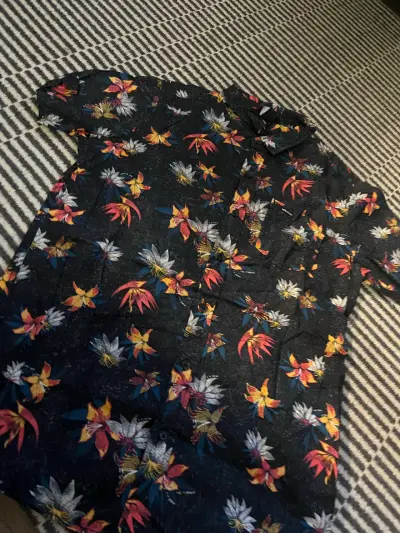 Camisa hawaiana floral para hombre - miniatura 1