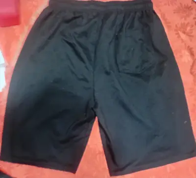 Shorts deportivos negros Adidas para hombre - miniatura 2