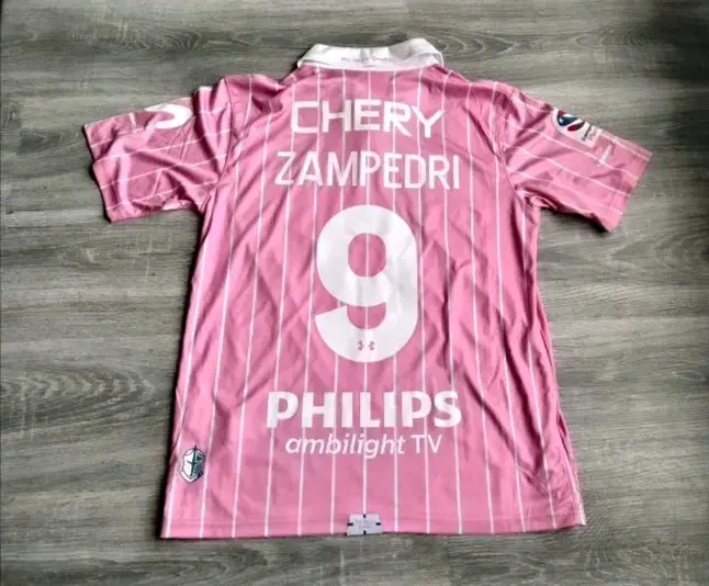 Camiseta U. Católica 2022 Talla L Rosa - 2