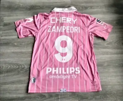 Camiseta U. Católica 2022 Talla L Rosa - miniatura 2