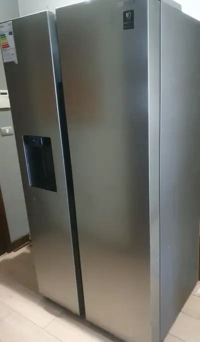 Refrigerador Samsung Side by Side con dispensador de agua - miniatura 1