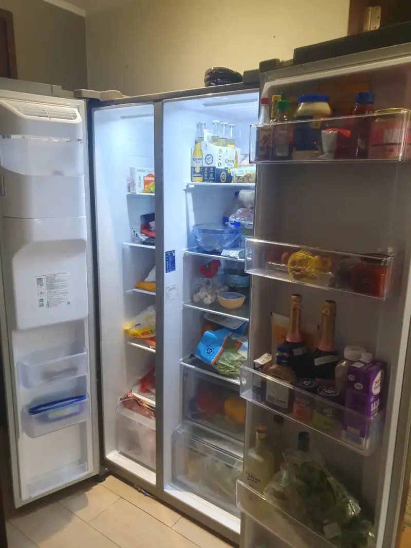 Refrigerador Samsung Side by Side con dispensador de agua - 4