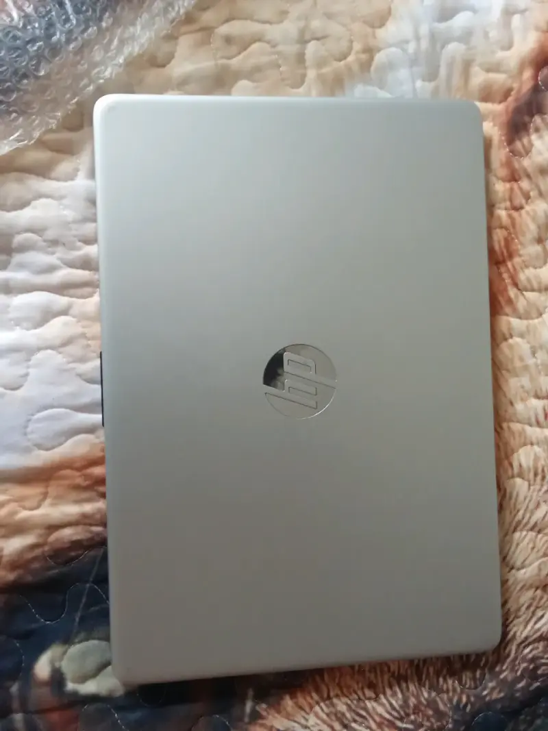 Laptop HP con Intel Core i5 y SSD - 2