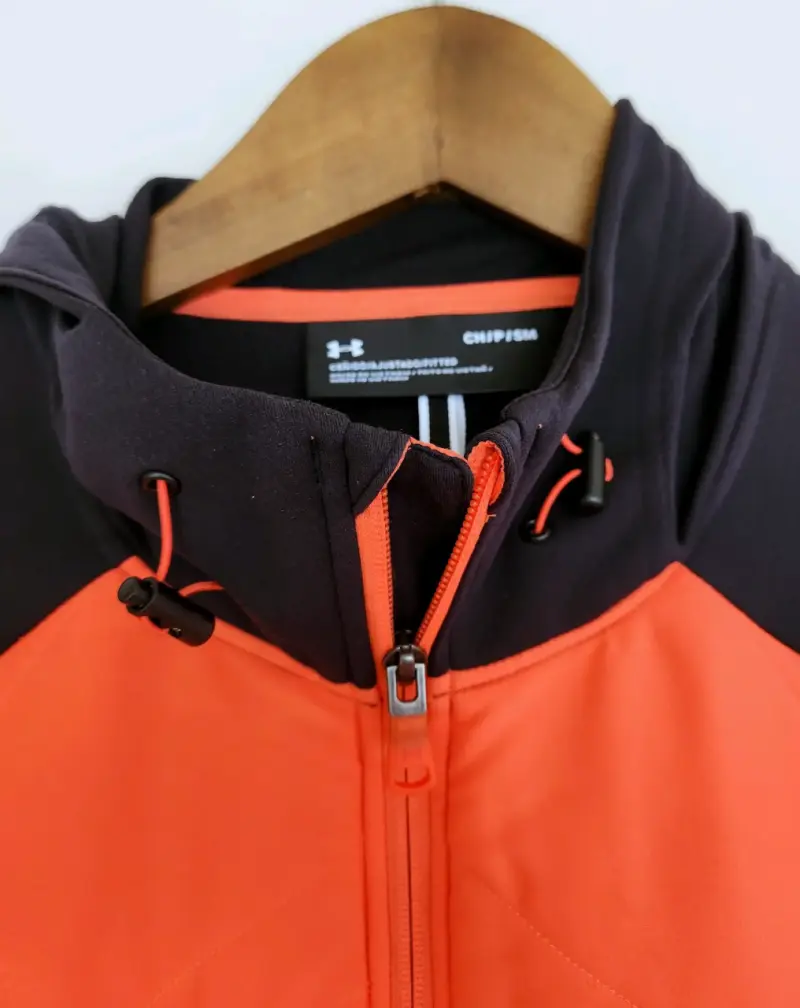 Chaqueta deportiva Under Armour naranja y negra - 3