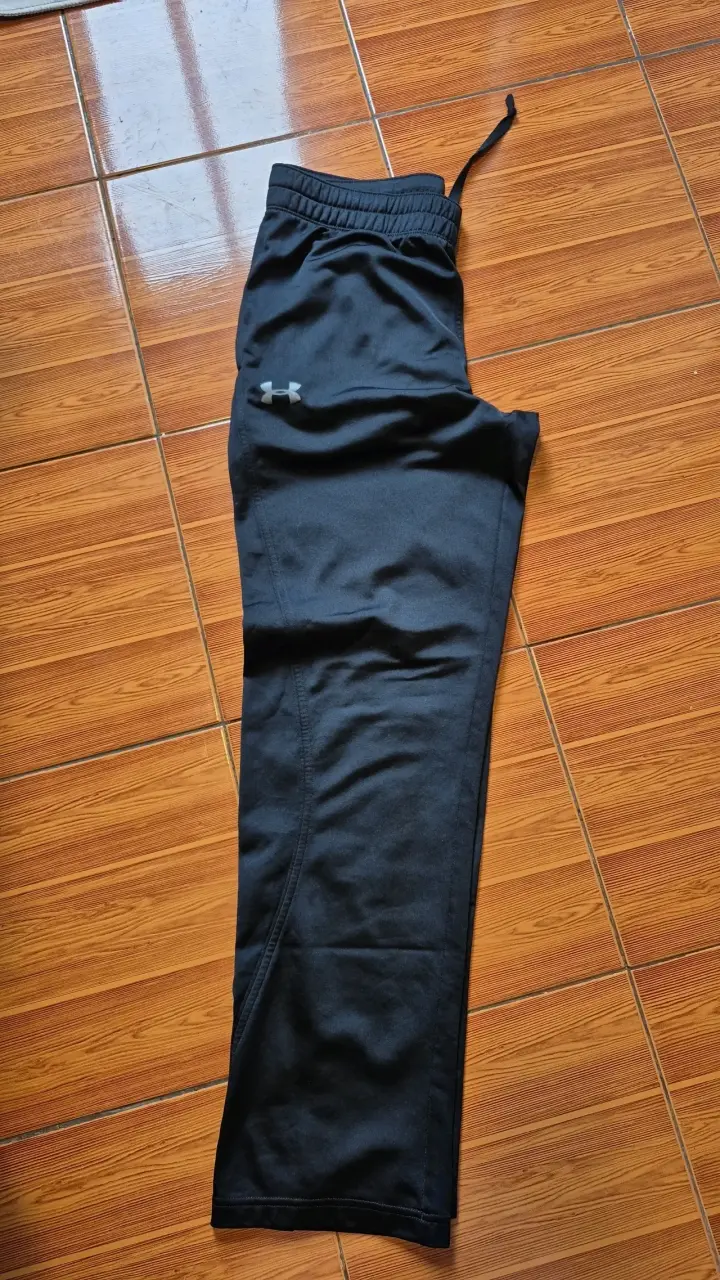 Pantalones deportivos negros Under Armour