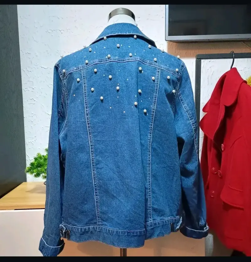 Chaqueta de mezclilla con perlas para mujer - 3
