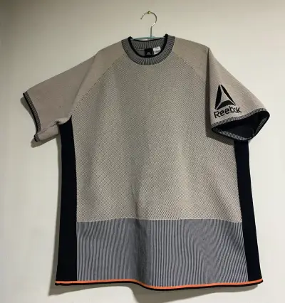Polera deportiva Reebok - miniatura 1