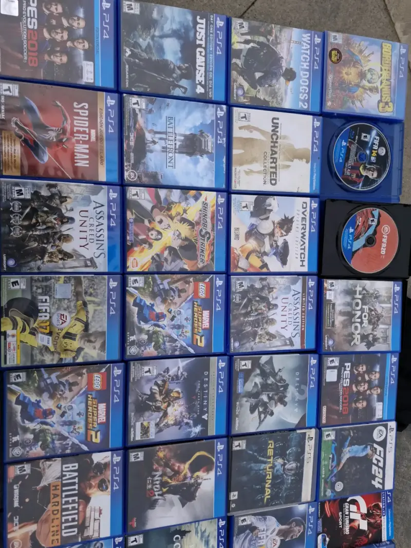 Colección de videojuegos PS3 y PS4 con accesorios - 2