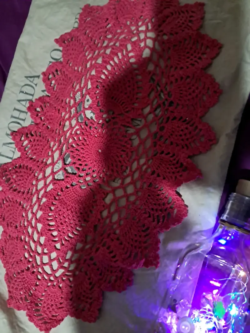 Centro de mesa tejido a crochet color fucsia