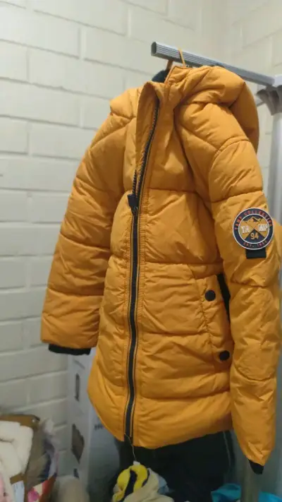 Chaqueta acolchada amarilla para niño - miniatura 1