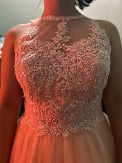 Vestido de gala elegante - miniatura 1