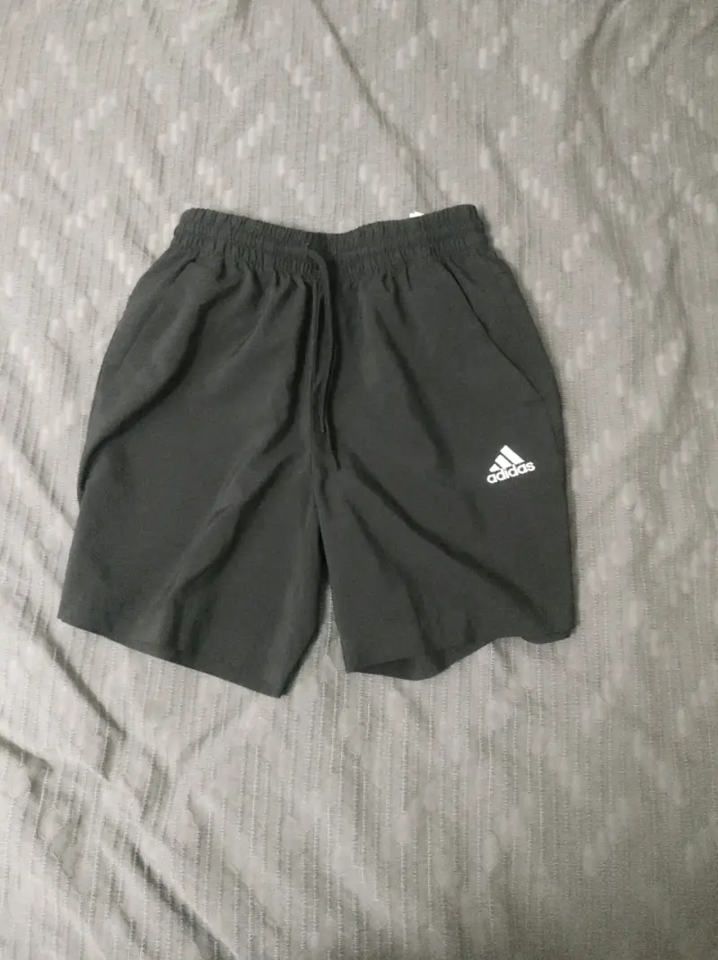 Shorts deportivos negros Adidas