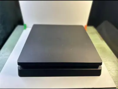 PlayStation 4 Slim de 500 GB - miniatura 2