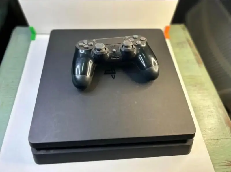 PlayStation 4 Slim de 500 GB - 3