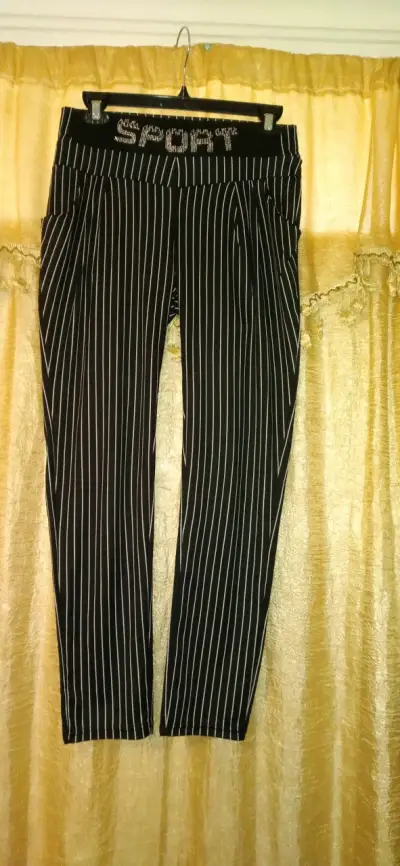 Pantalones calza  rayados negros para mujer - miniatura 1