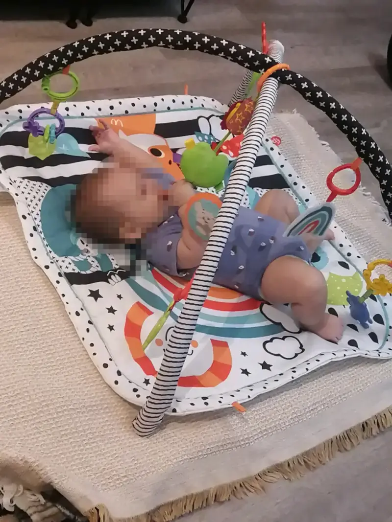 Gimnasio de estimulación para bebés con accesorios - 3
