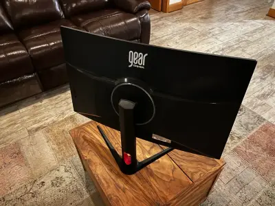 Monitor curvo para gaming - miniatura 3
