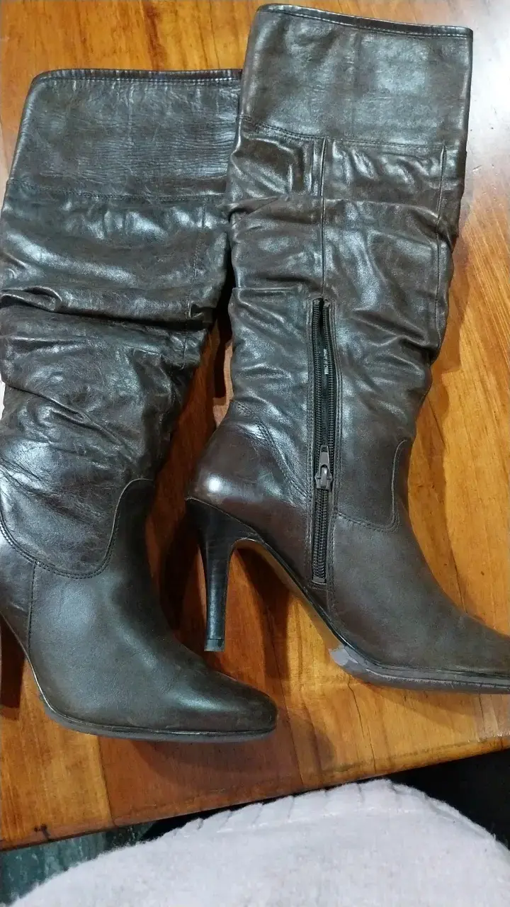 Botas de cuero cafe con tacón alto - 5
