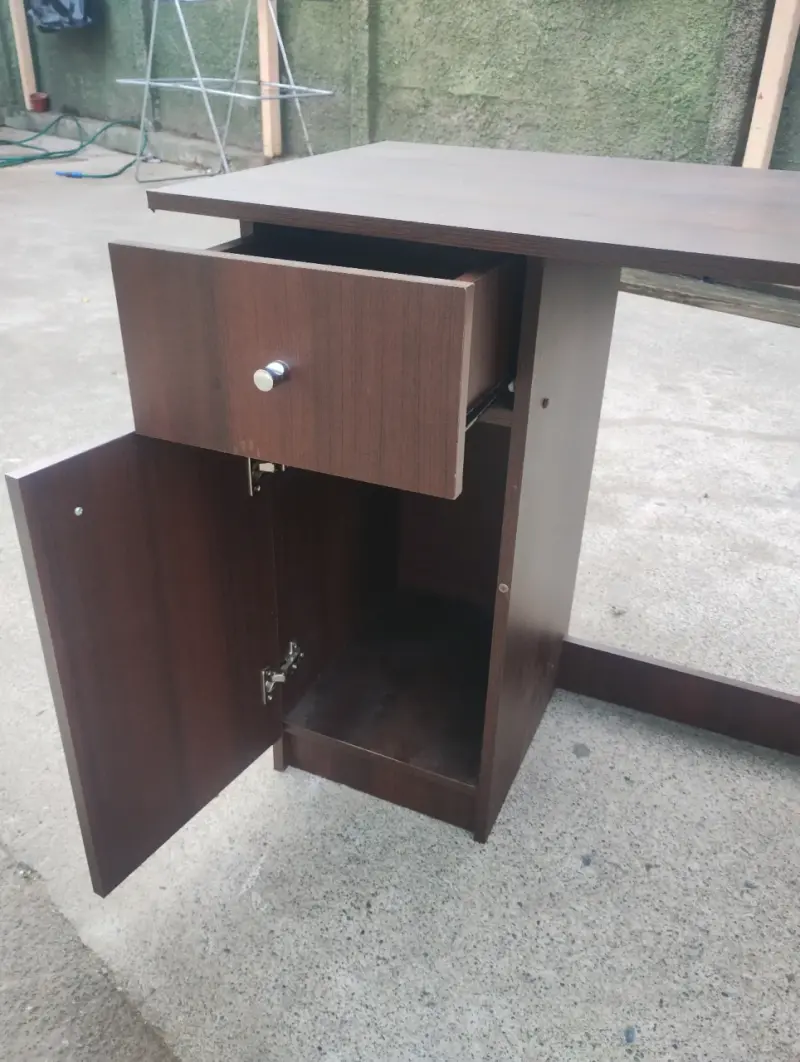 Escritorio de madera con silla giratoria azul - 3