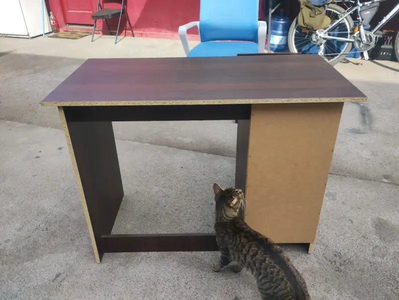 Escritorio de madera con silla giratoria azul - 6