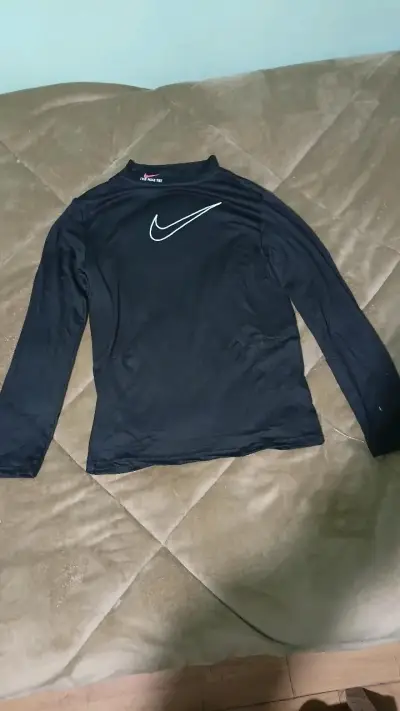 Polera deportiva negra Nike manga larga - miniatura 1