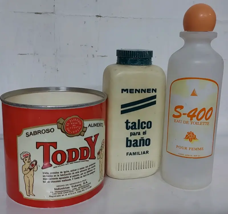 Lote de productos vintage: Toddy, talco Mennen, perfume S-400