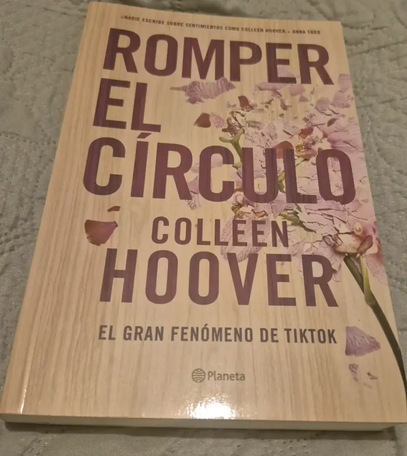 Libro 'Romper el Círculo' de Colleen Hoover - 1