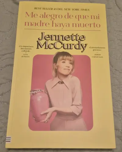 Libro 'Me alegro de que mi madre haya muerto' de Jennette McCurdy - miniatura 1