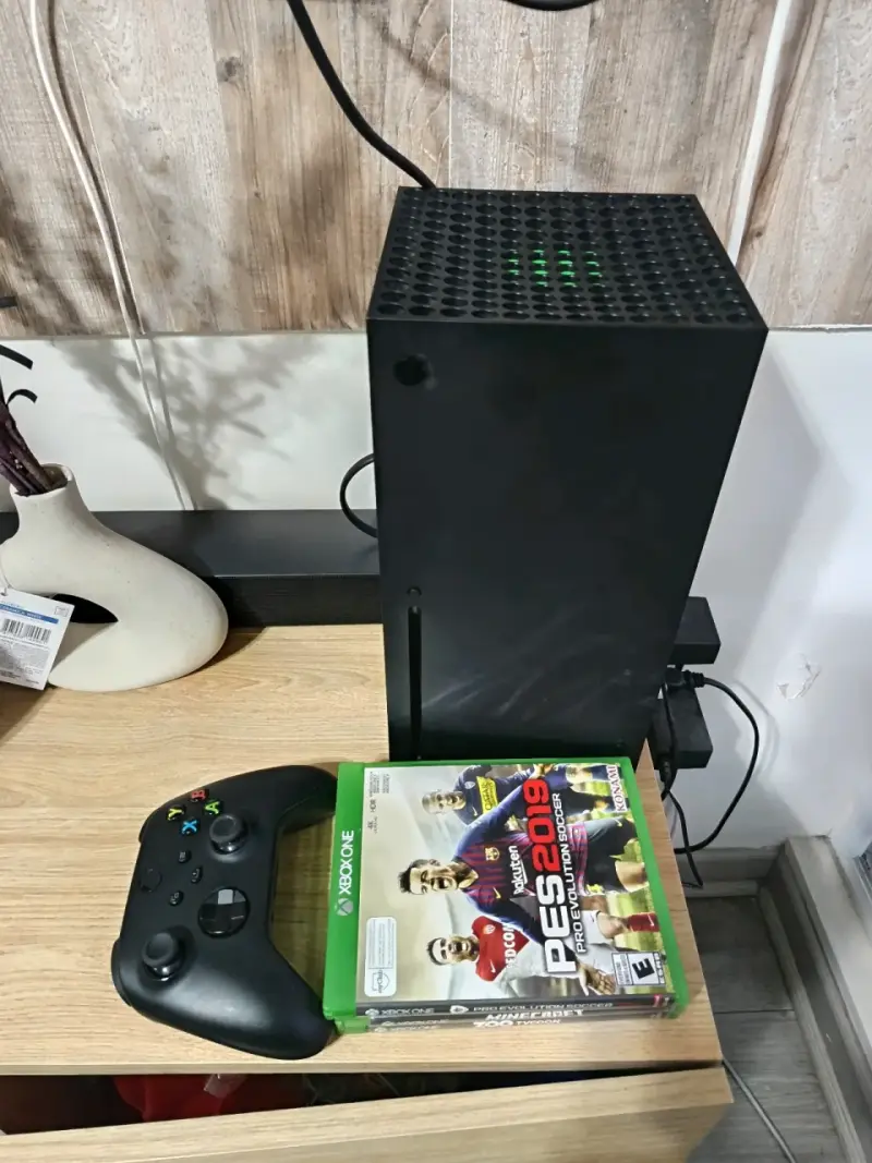 Consola Xbox Series X con juegos incluidos - 2