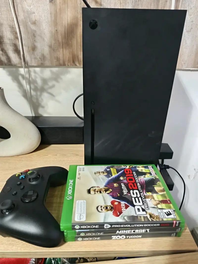 Consola Xbox Series X con juegos incluidos - 3