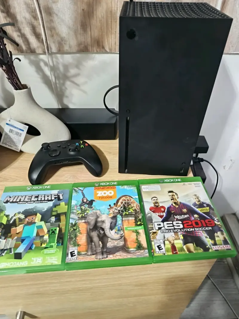 Consola Xbox Series X con juegos incluidos - 4