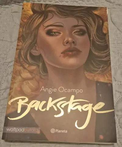 Libro 'Backstage' de Angie Ocampo - miniatura 1