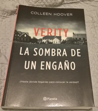 Libro Verity: La Sombra de un Engaño de Colleen Hoover - miniatura 1