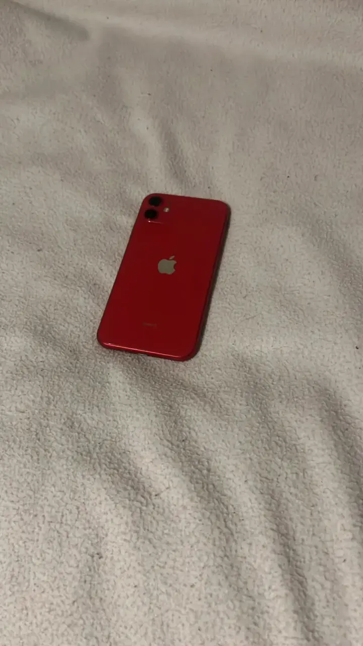 Iphone 11 Rojo con mica - 2