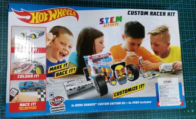 Kit de Auto Personalizable Hot Wheels para Niños - miniatura 2
